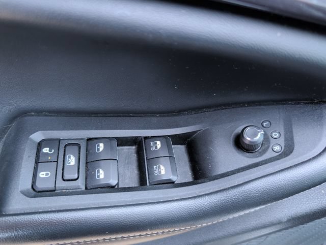 Used 2023 Jeep Grand Cherokee L Laredo AWD/4WD image 13