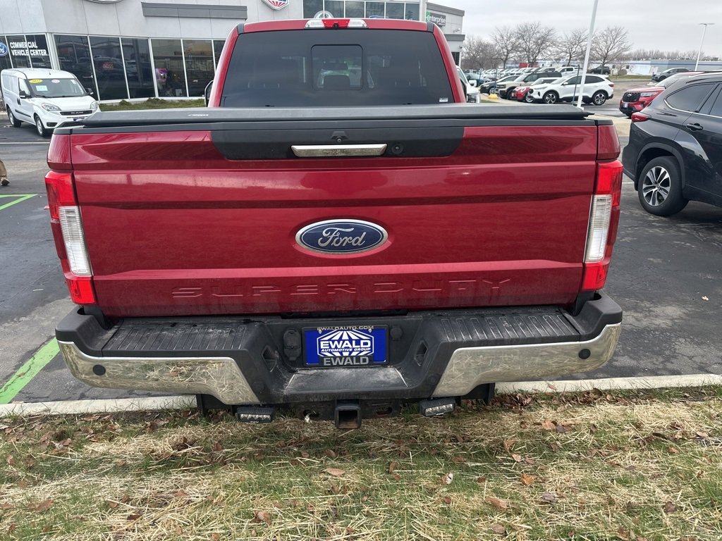 Used 2018 Ford F350 Lariat w/ Chrome Package image 7