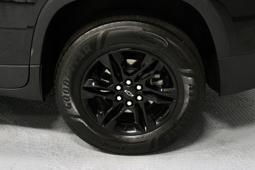 Used 2023 Chevrolet Traverse LT w/ Midnight/Sport Edition AWD/4WD image 19