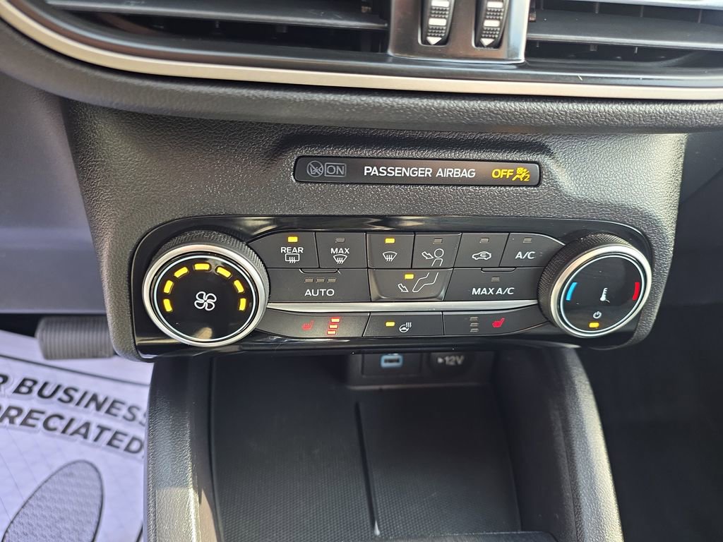 Used 2022 Ford Escape SE w/ Cold Weather Package image 26