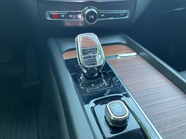 Certified 2023 Volvo XC60 B5 Ultimate w/ Climate Package AWD/4WD image 24