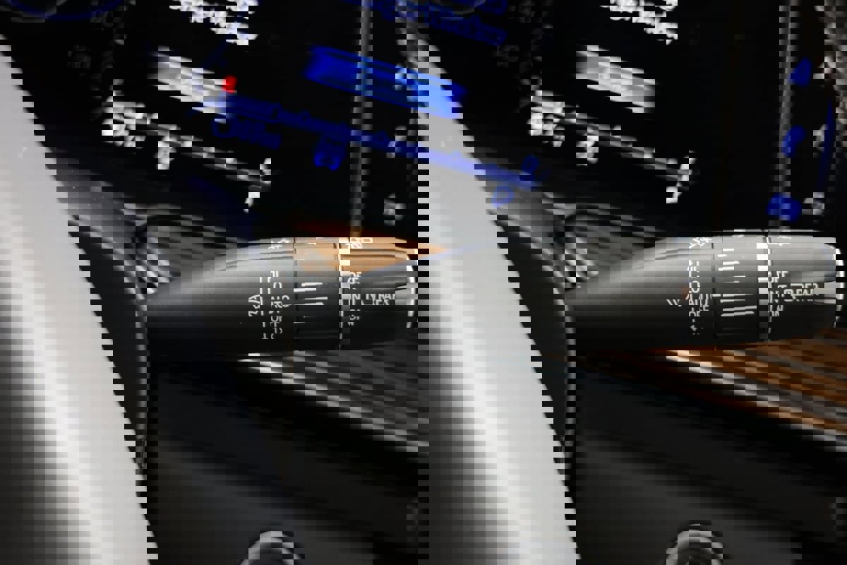 Used 2022 Cadillac Escalade Premium Luxury image 28