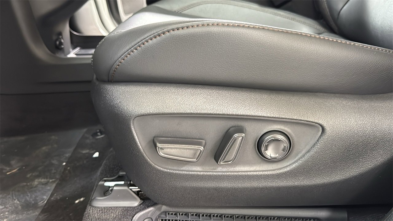 New 2026 Toyota Sienna Platinum image 14