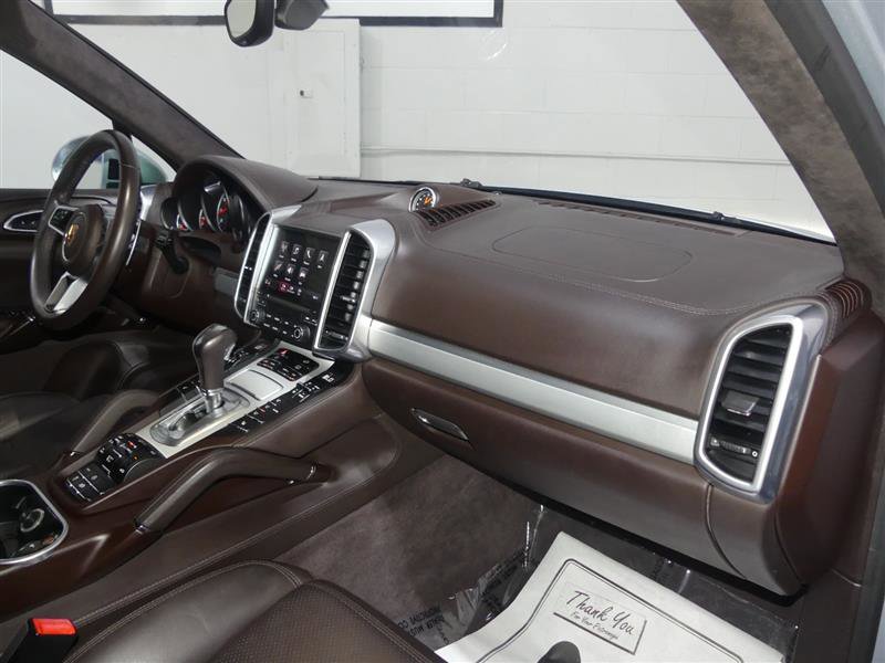 Used 2017 Porsche Cayenne GTS AWD/4WD image 25