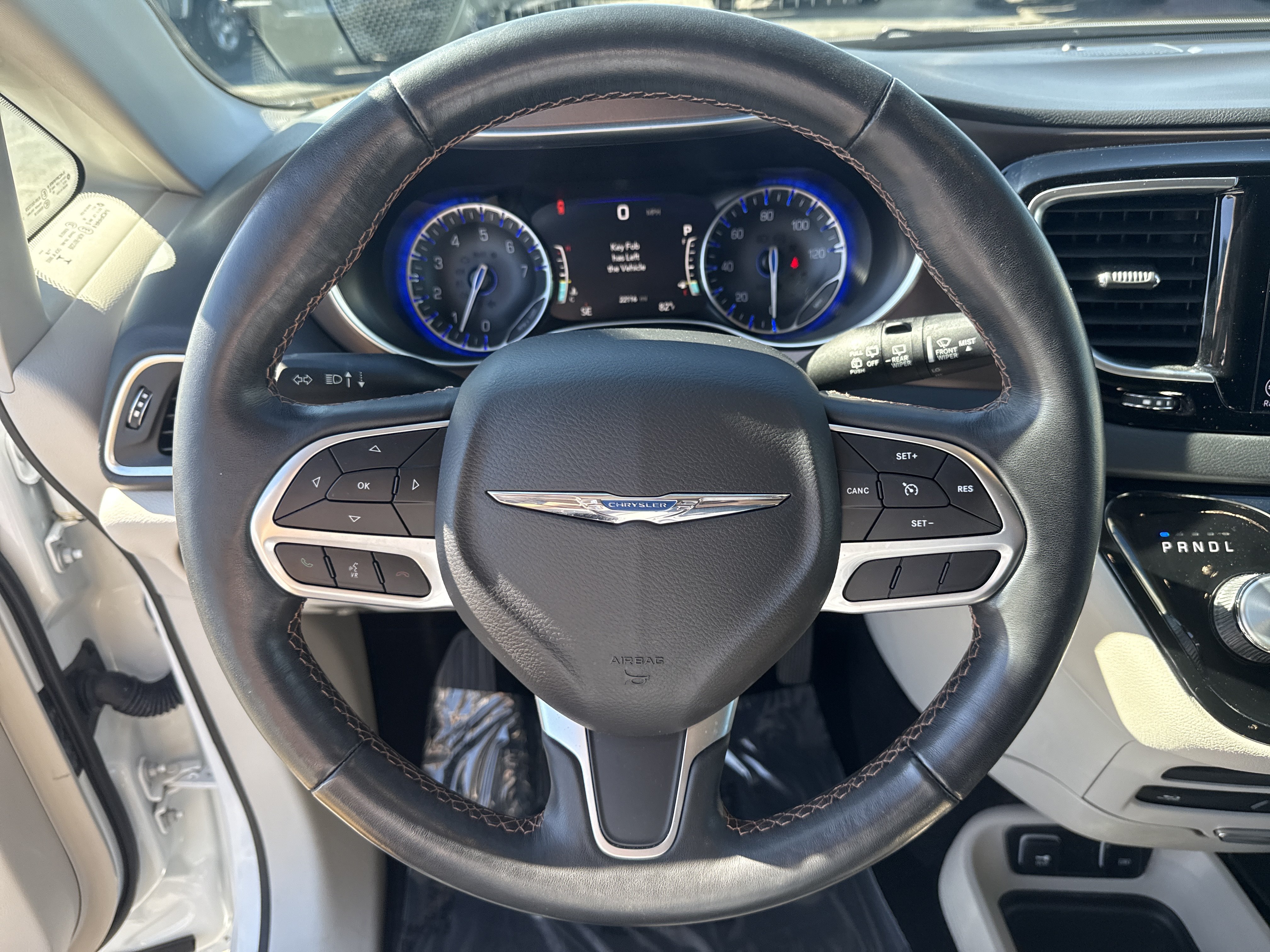 Used 2019 Chrysler Pacifica Touring-L Plus w/ Tire & Wheel Group FWD image 17