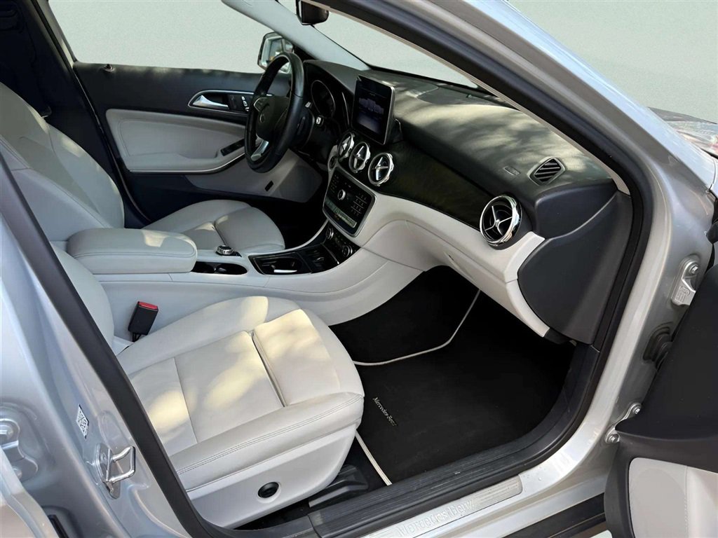 Used 2019 Mercedes-Benz GLA 250 4MATIC image 20