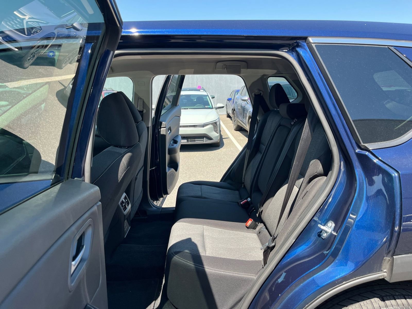 Used 2025 Nissan Rogue SV AWD/4WD image 28