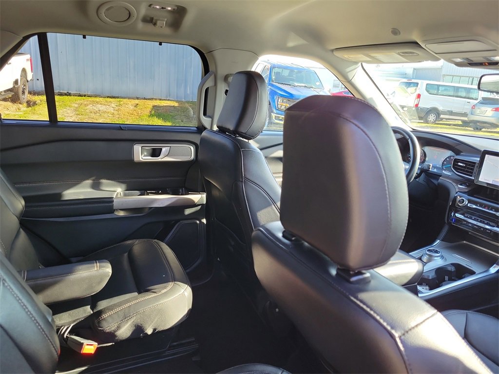 Used 2023 Ford Explorer Limited w/ Equipment Group 301A image 34
