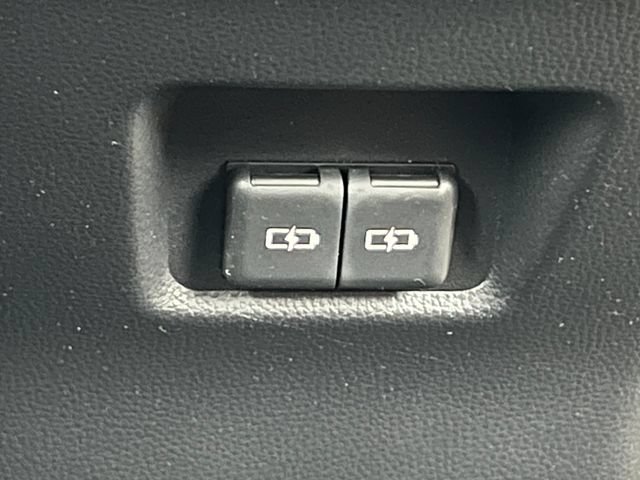 Used 2022 Toyota RAV4 Limited AWD/4WD image 39