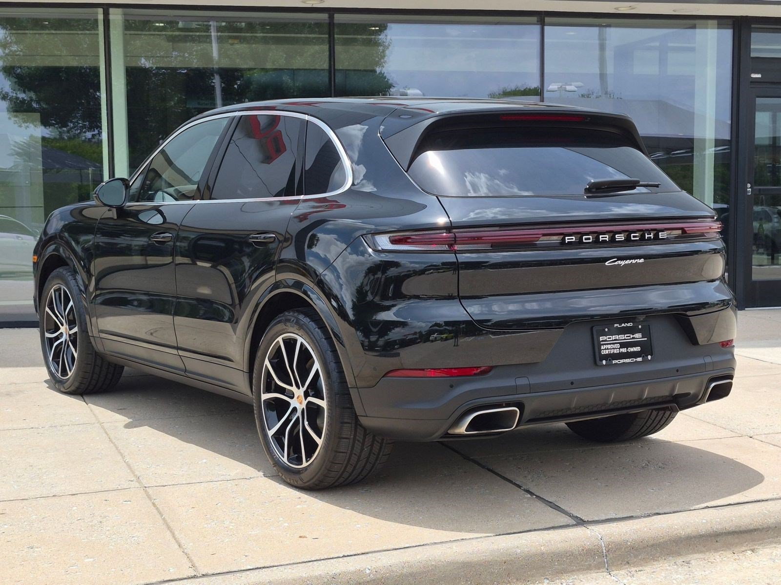 Certified 2026 Porsche Cayenne AWD/4WD image 3
