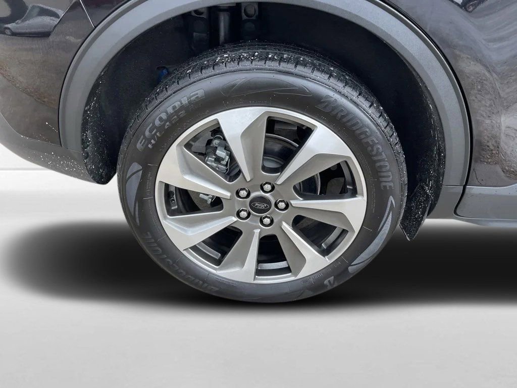 Used 2024 Ford Escape Platinum image 11