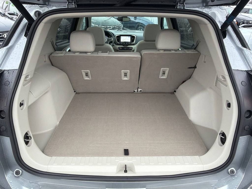 Used 2024 GMC Terrain Denali w/ Denali Premium Package image 18