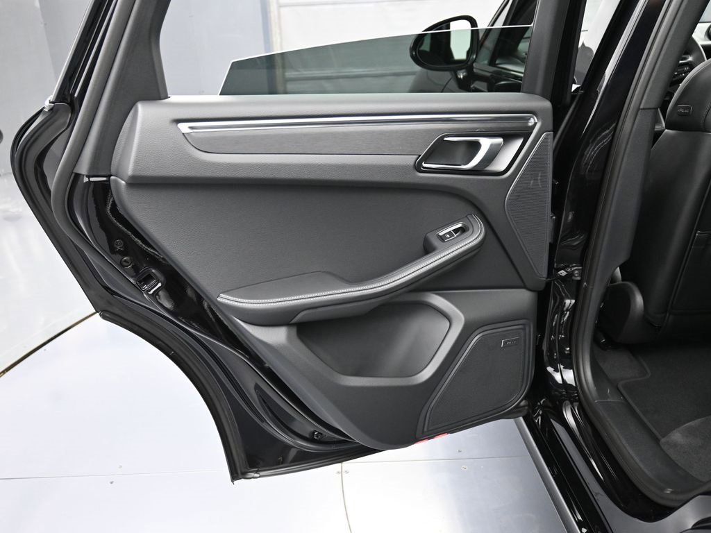 New 2026 Porsche Macan GTS image 22