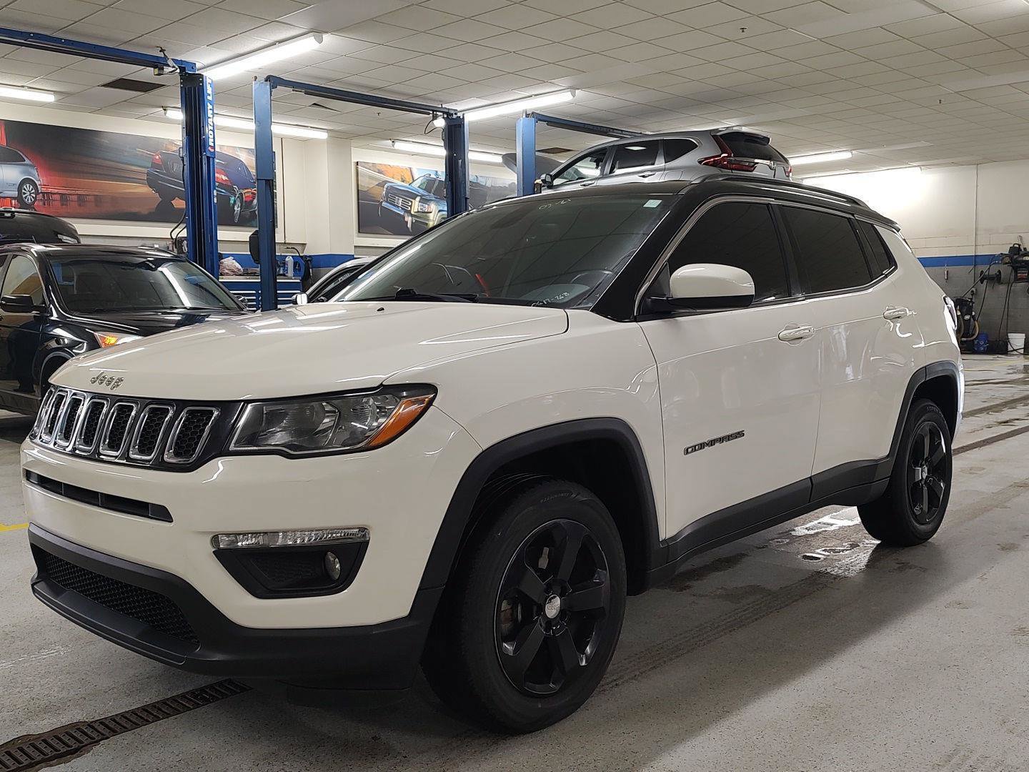 Used 2018 Jeep Compass Latitude w/ Popular Equipment Group AWD/4WD image 22