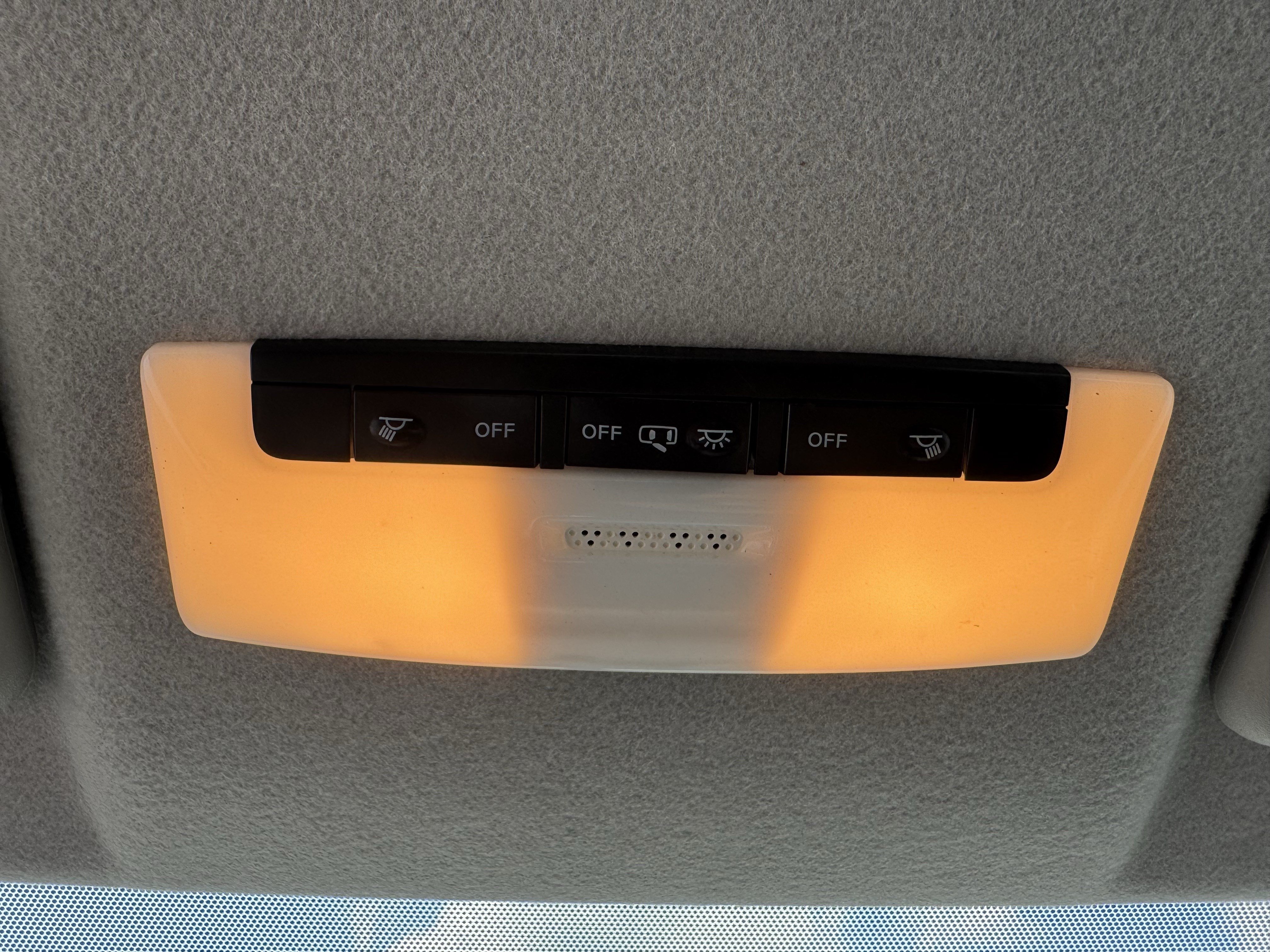 Used 2019 Nissan Kicks SV FWD image 25