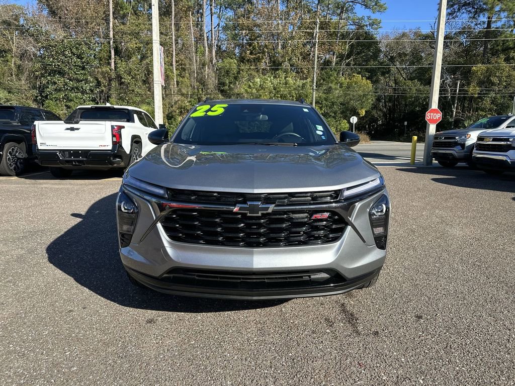 Certified 2025 Chevrolet Trax RS w/ Sunroof Package image 11