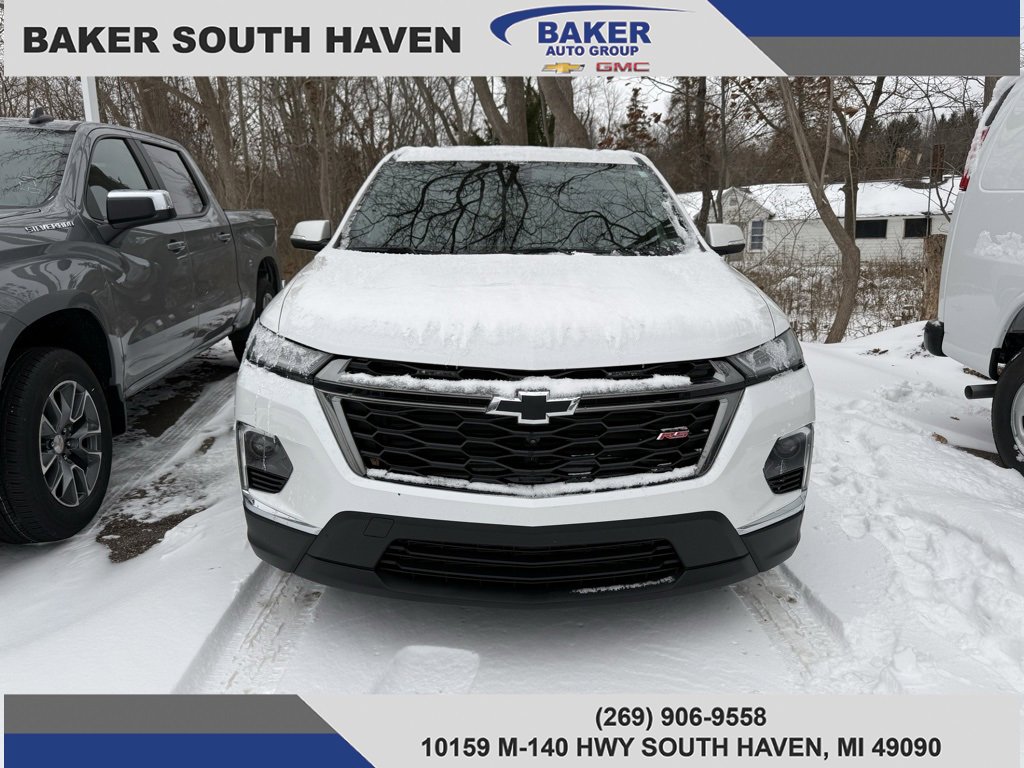 Used 2023 Chevrolet Traverse RS image 2