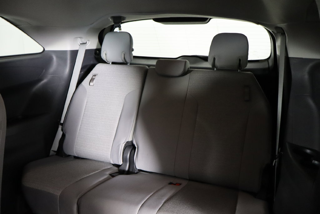 Used 2025 Toyota Sienna LE FWD image 13