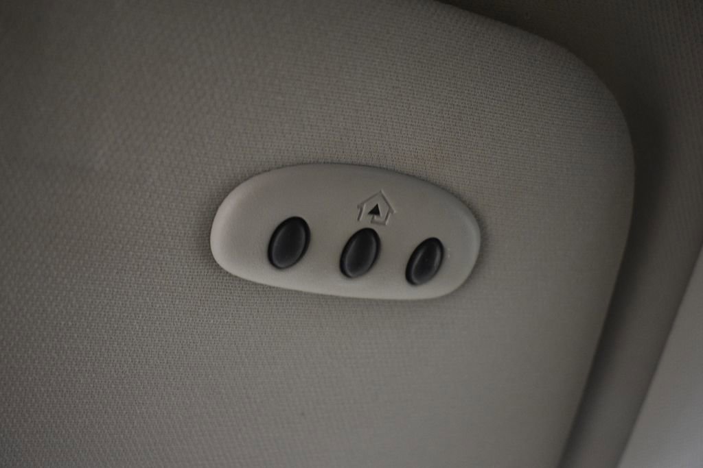 Used 2015 Chrysler Town & Country Touring w/ Driver Convenience Group image 52