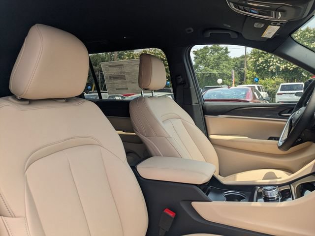 New 2026 Jeep Grand Cherokee L Limited RWD image 35