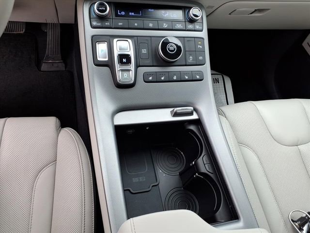 Used 2023 Hyundai Palisade Limited w/ Cargo Package FWD image 16