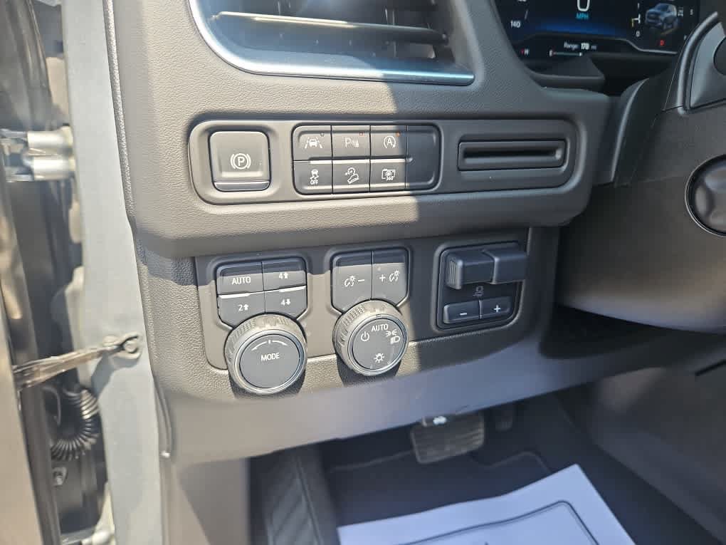 Used 2024 Chevrolet Tahoe Z71 w/ Luxury Package AWD/4WD image 11