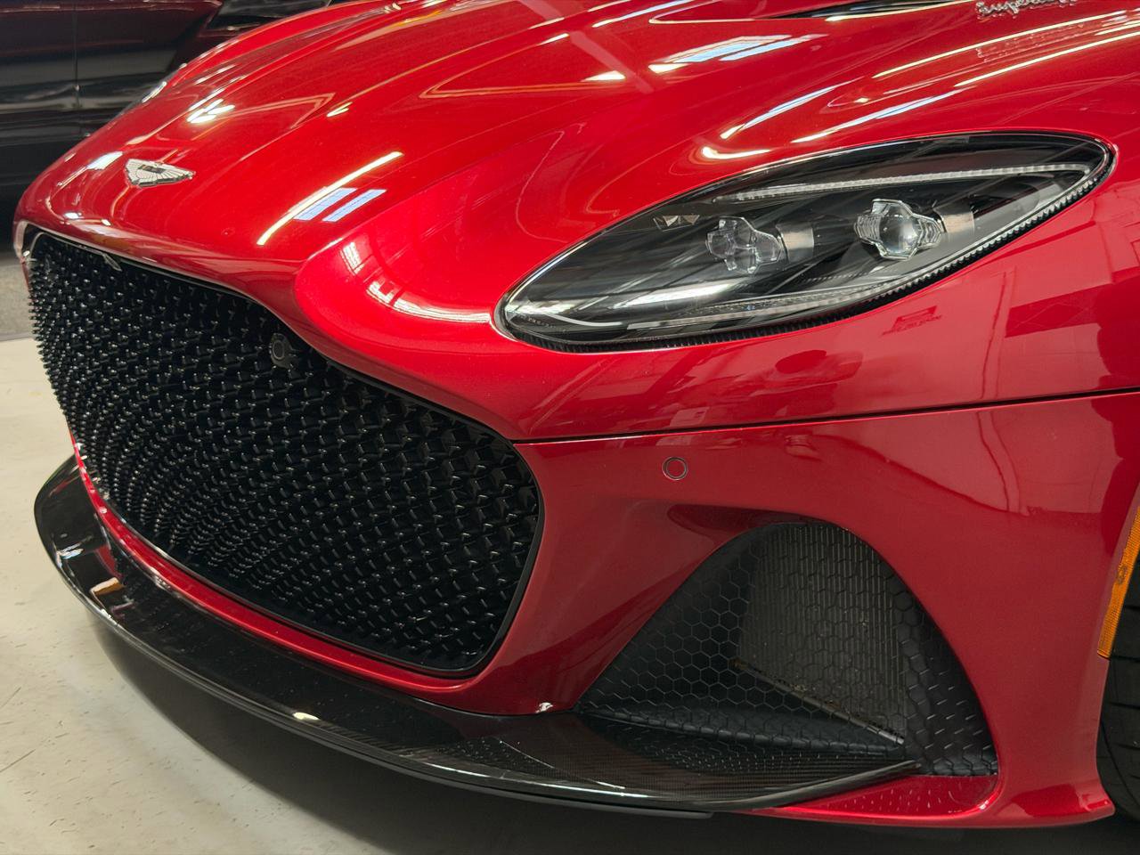 Used 2019 Aston Martin DBS Superleggera RWD image 16