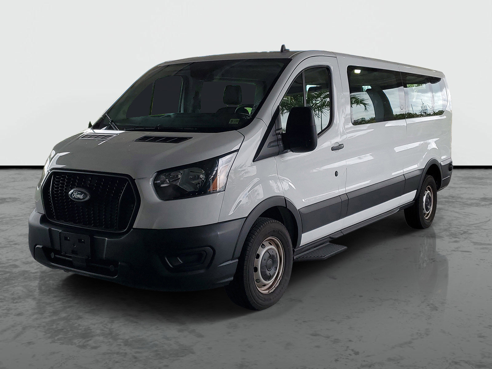 Used 2024 Ford Transit 350 XL image 4