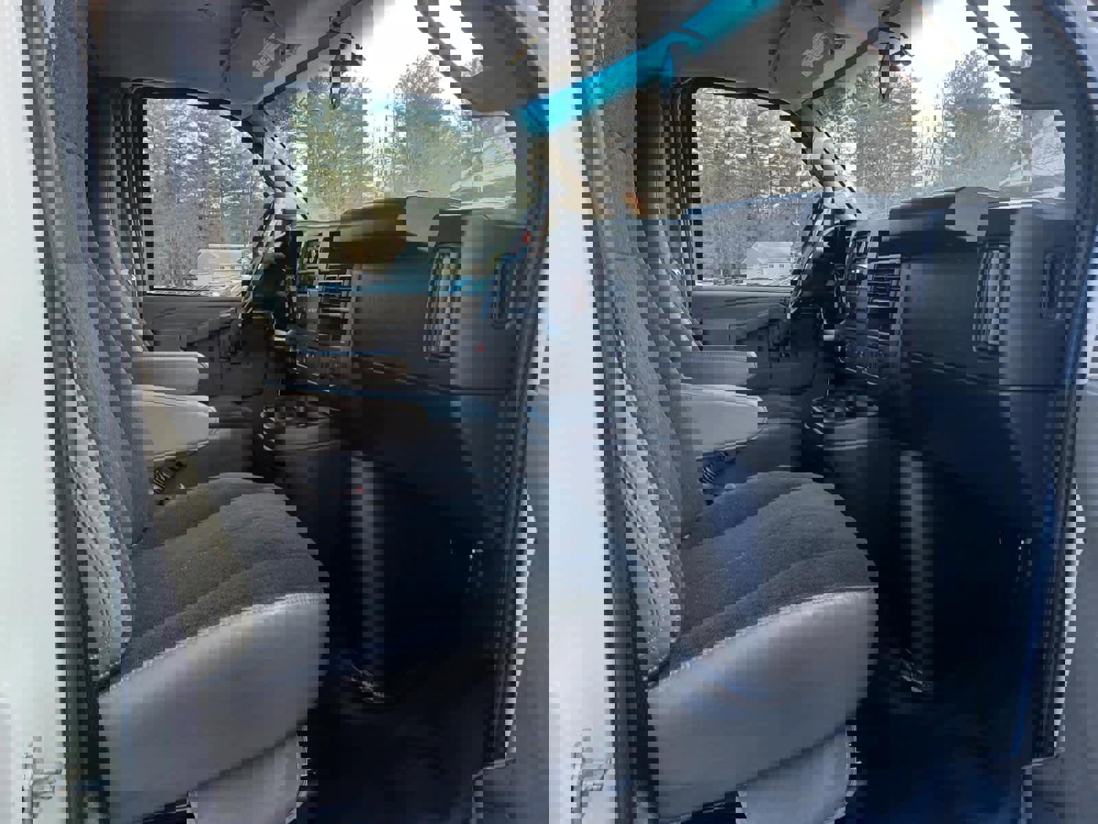 Used 2023 Chevrolet Express 2500 w/ Driver Convenience Package image 16