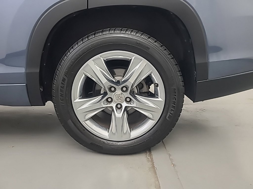 Used 2014 Toyota Highlander Limited FWD image 9