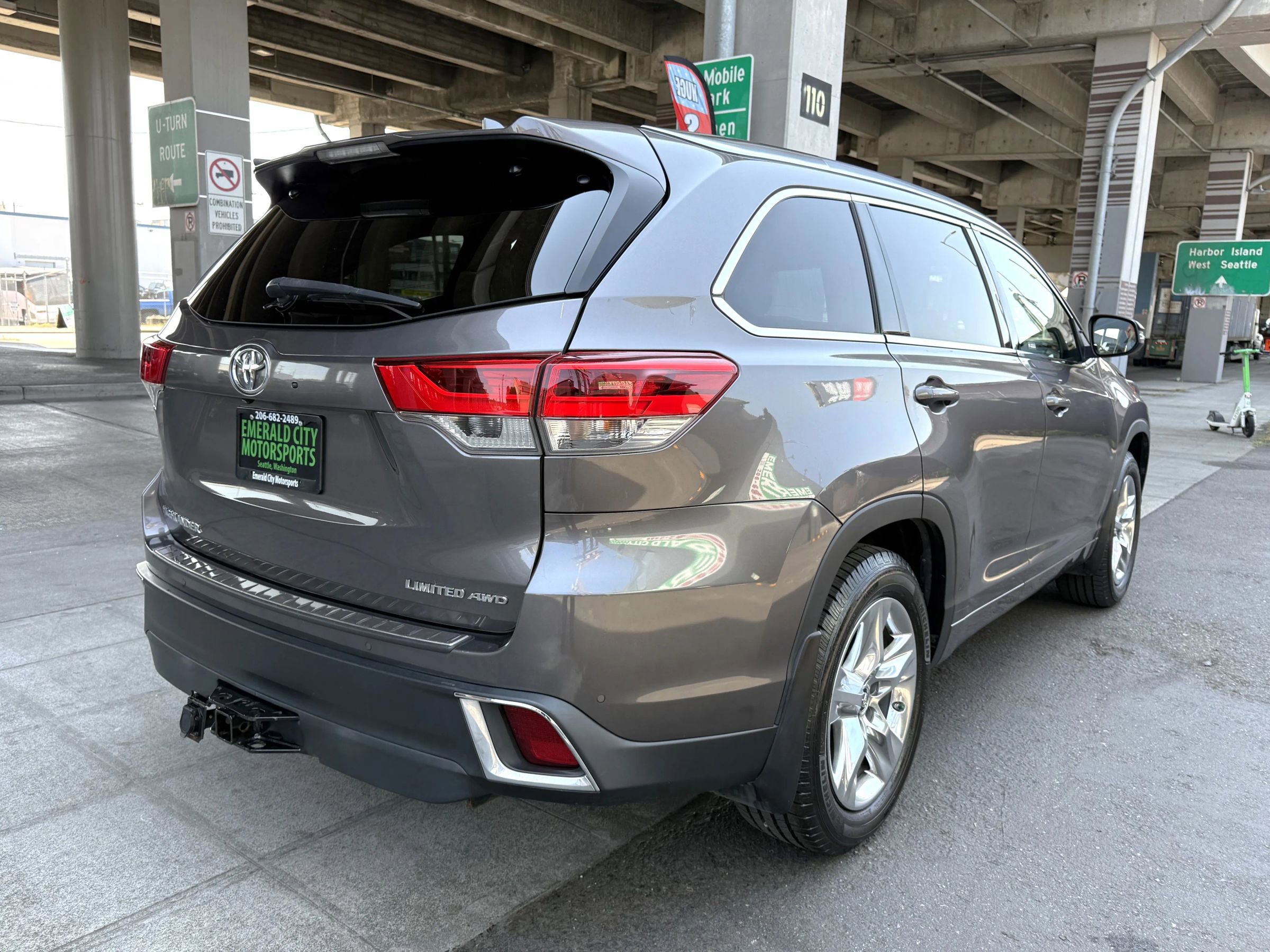 Used 2018 Toyota Highlander Limited image 5