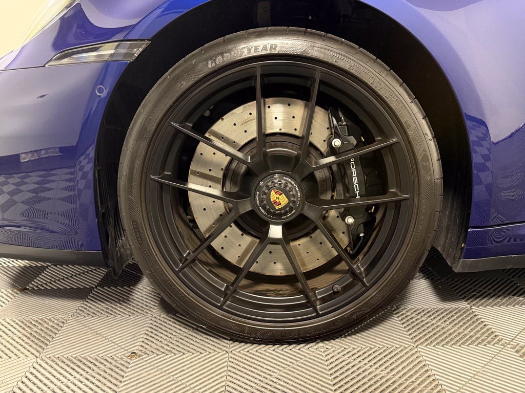 Certified 2025 Porsche 911 Carrera GTS RWD image 13