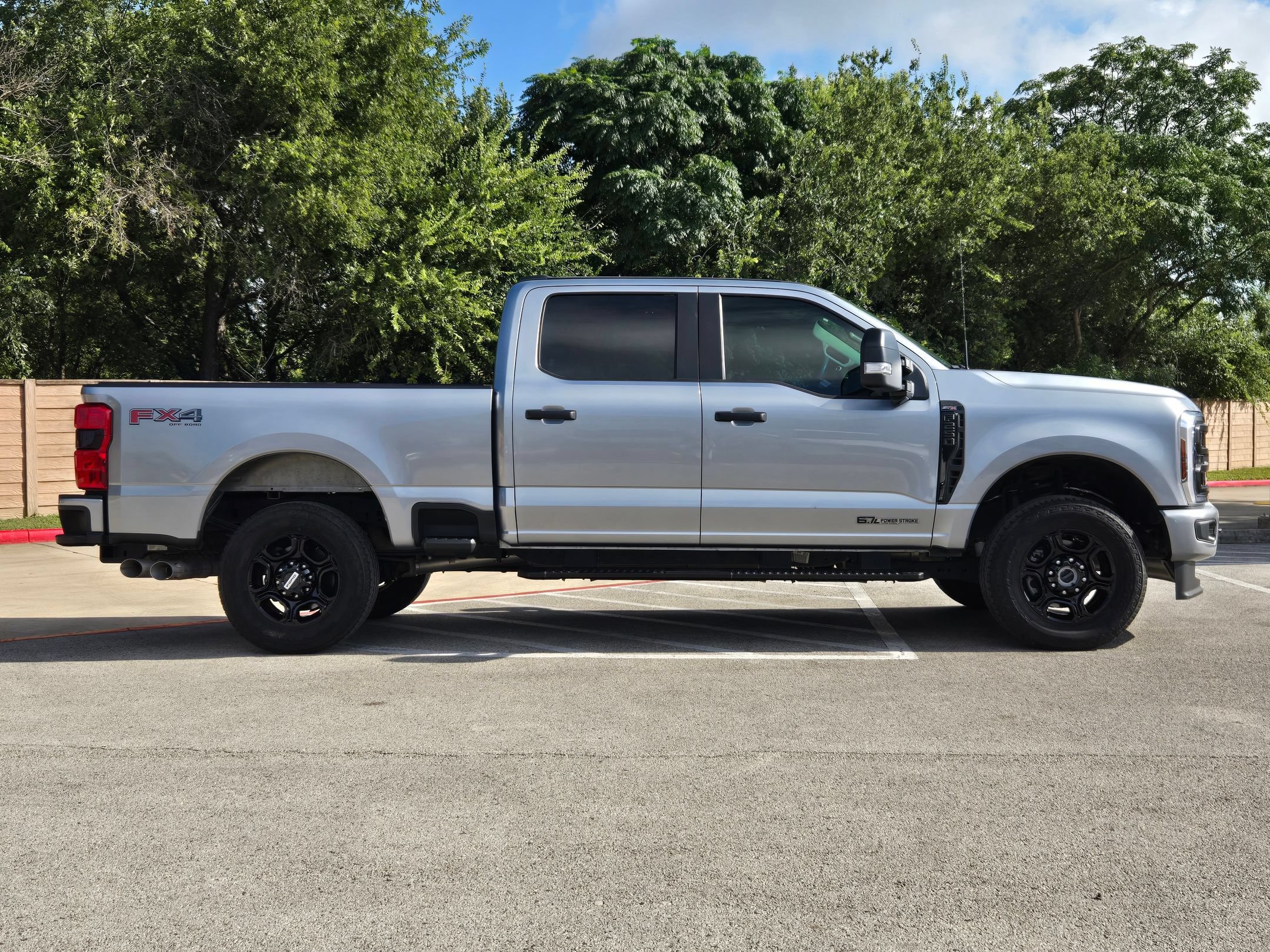 Used 2024 Ford F250 XL w/ STX Appearance Package AWD/4WD image 2