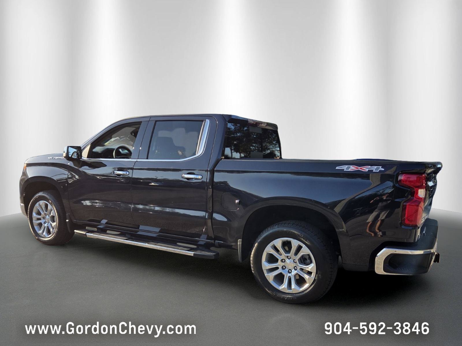 Used 2024 Chevrolet Silverado 1500 LTZ w/ Technology Package AWD/4WD image 3