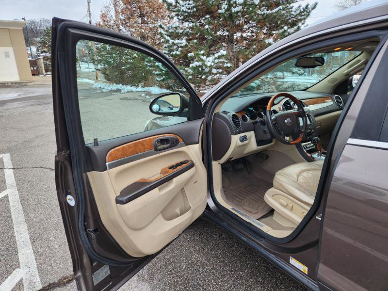 Used 2009 Buick Enclave CXL w/ Entertainment Package #3 image 29