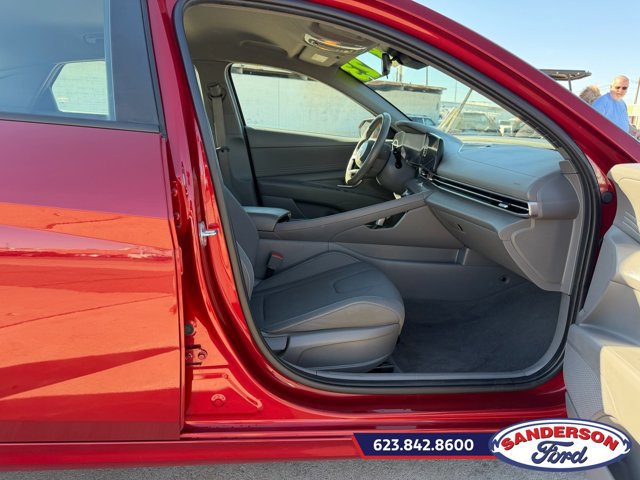 Used 2023 Hyundai Elantra SEL w/ Convenience Package image 11