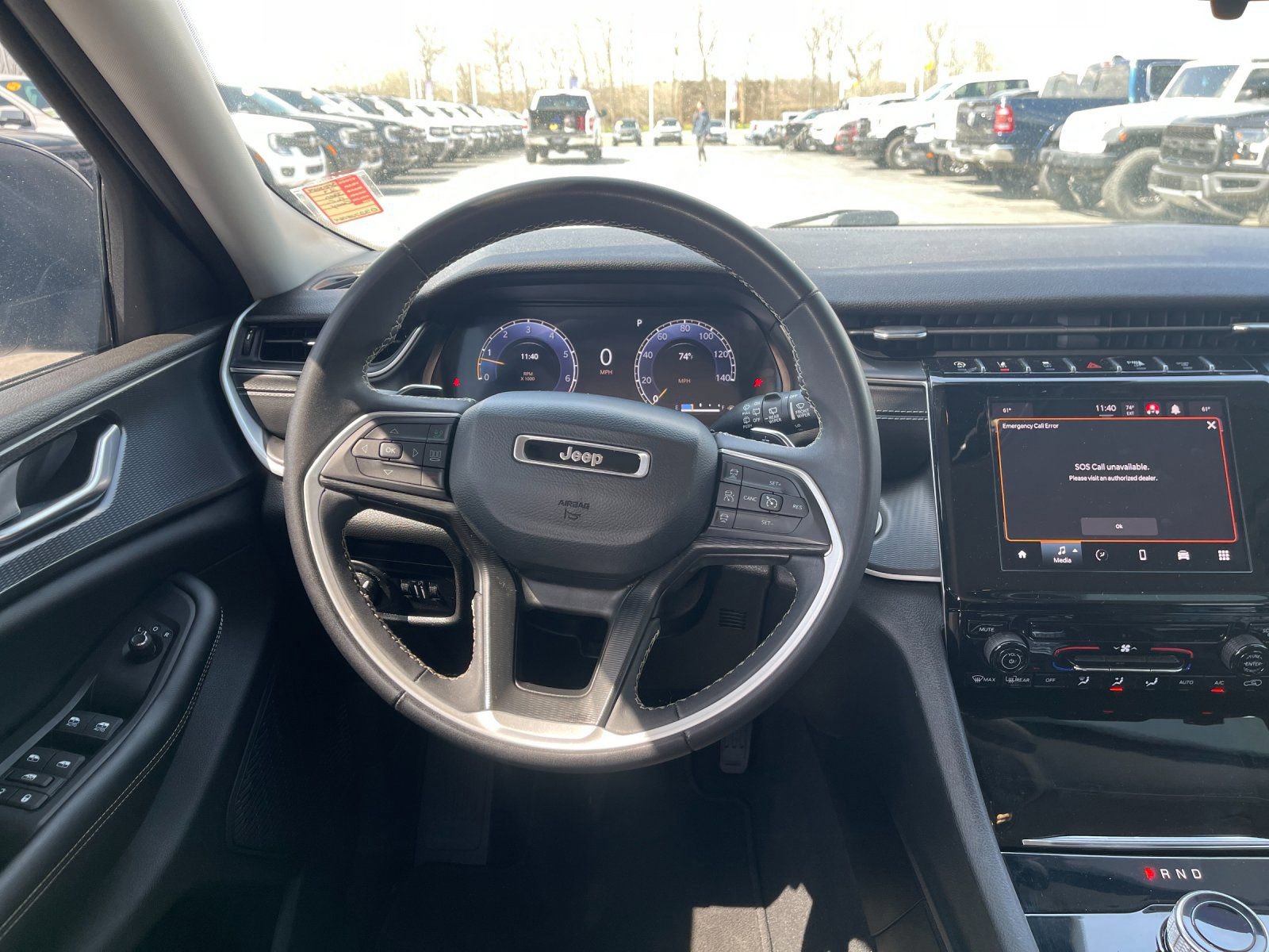 Used 2023 Jeep Grand Cherokee L Laredo image 16