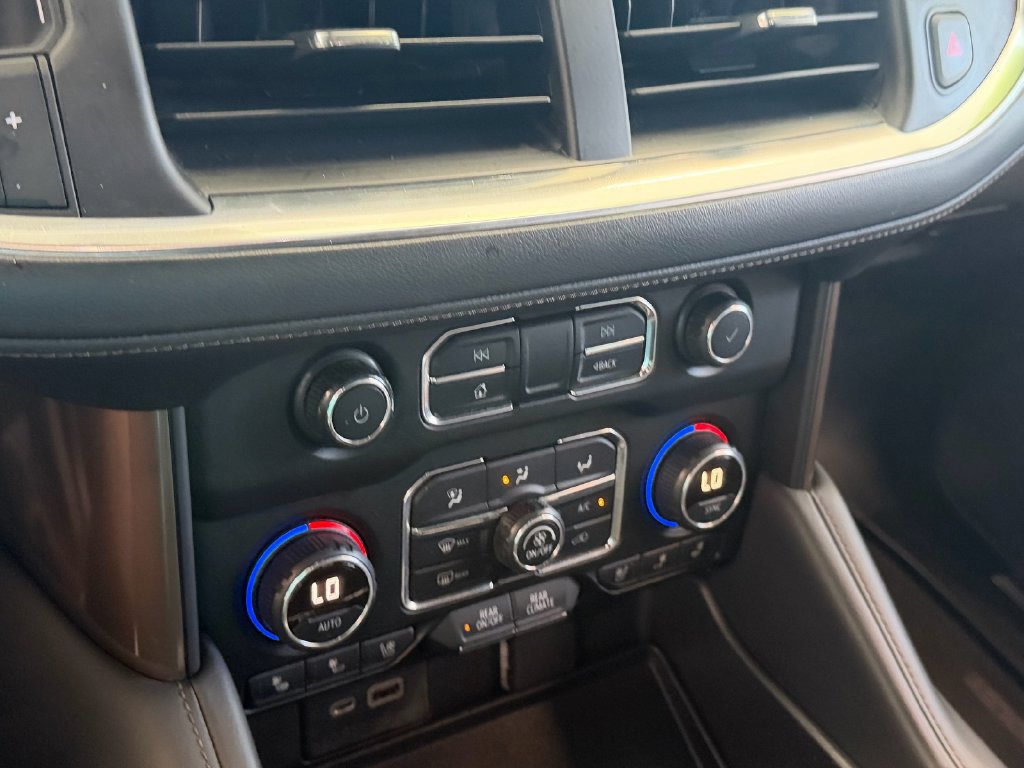 Used 2021 Chevrolet Suburban High Country RWD image 21