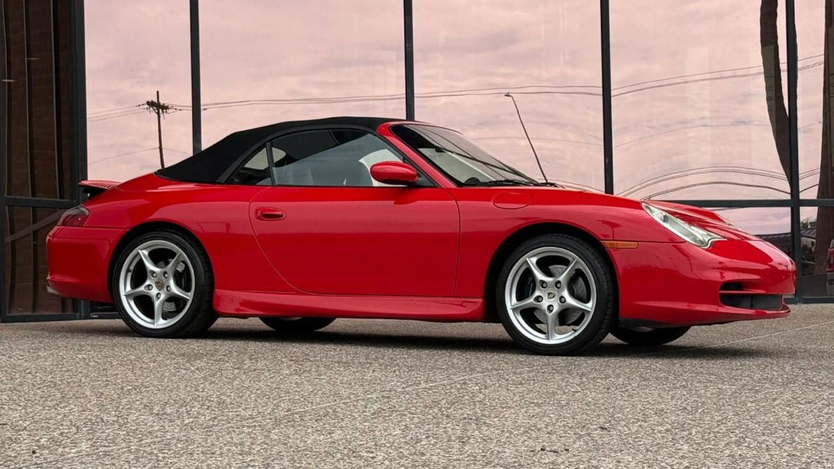Used 2002 Porsche 911 Carrera 4 AWD/4WD image 21