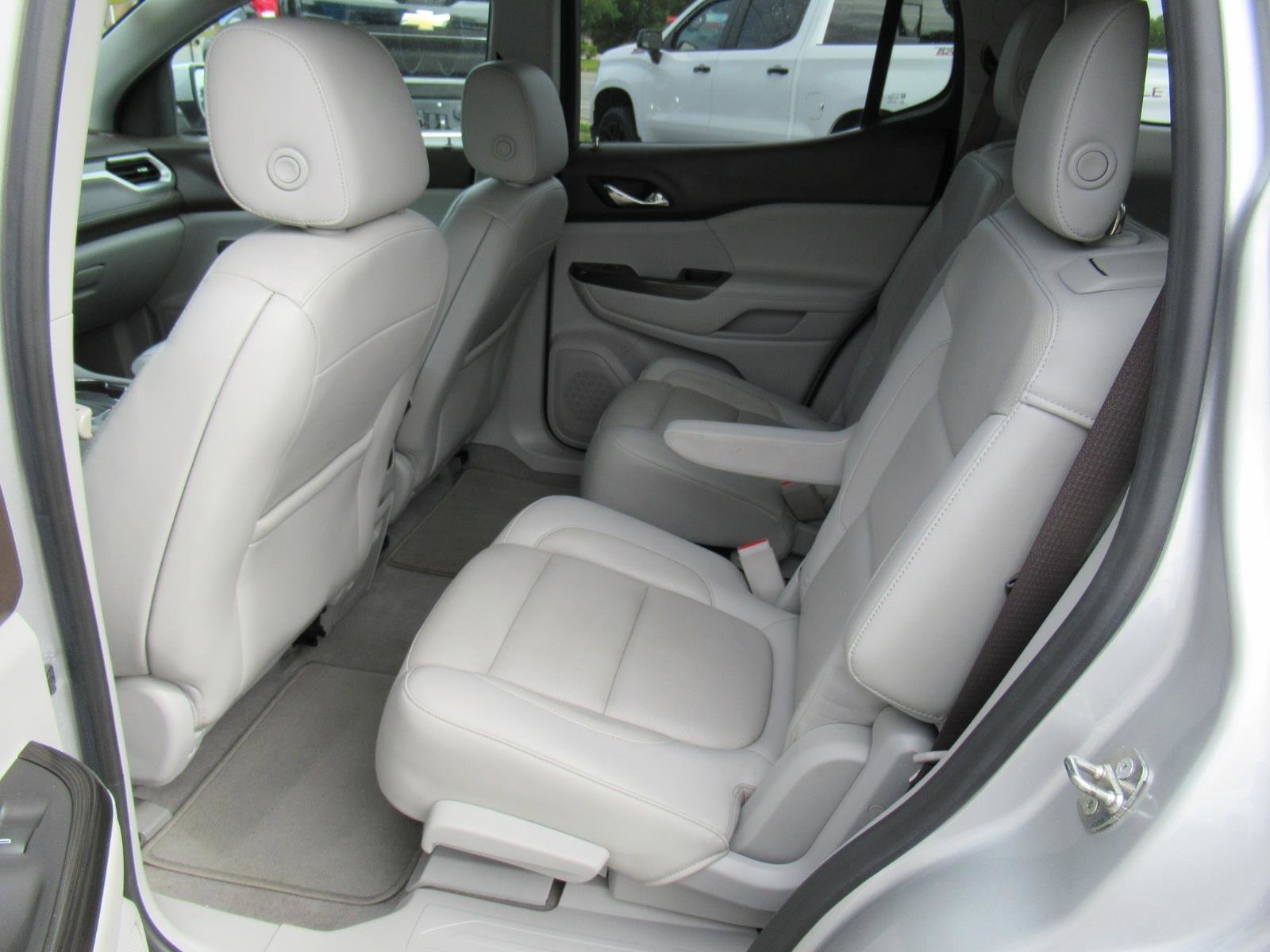 Used 2018 GMC Acadia SLT image 31