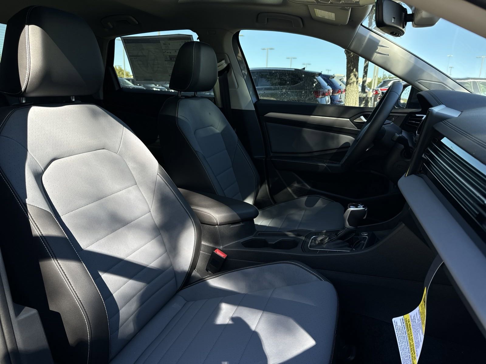 New 2026 Volkswagen Jetta SE FWD image 15