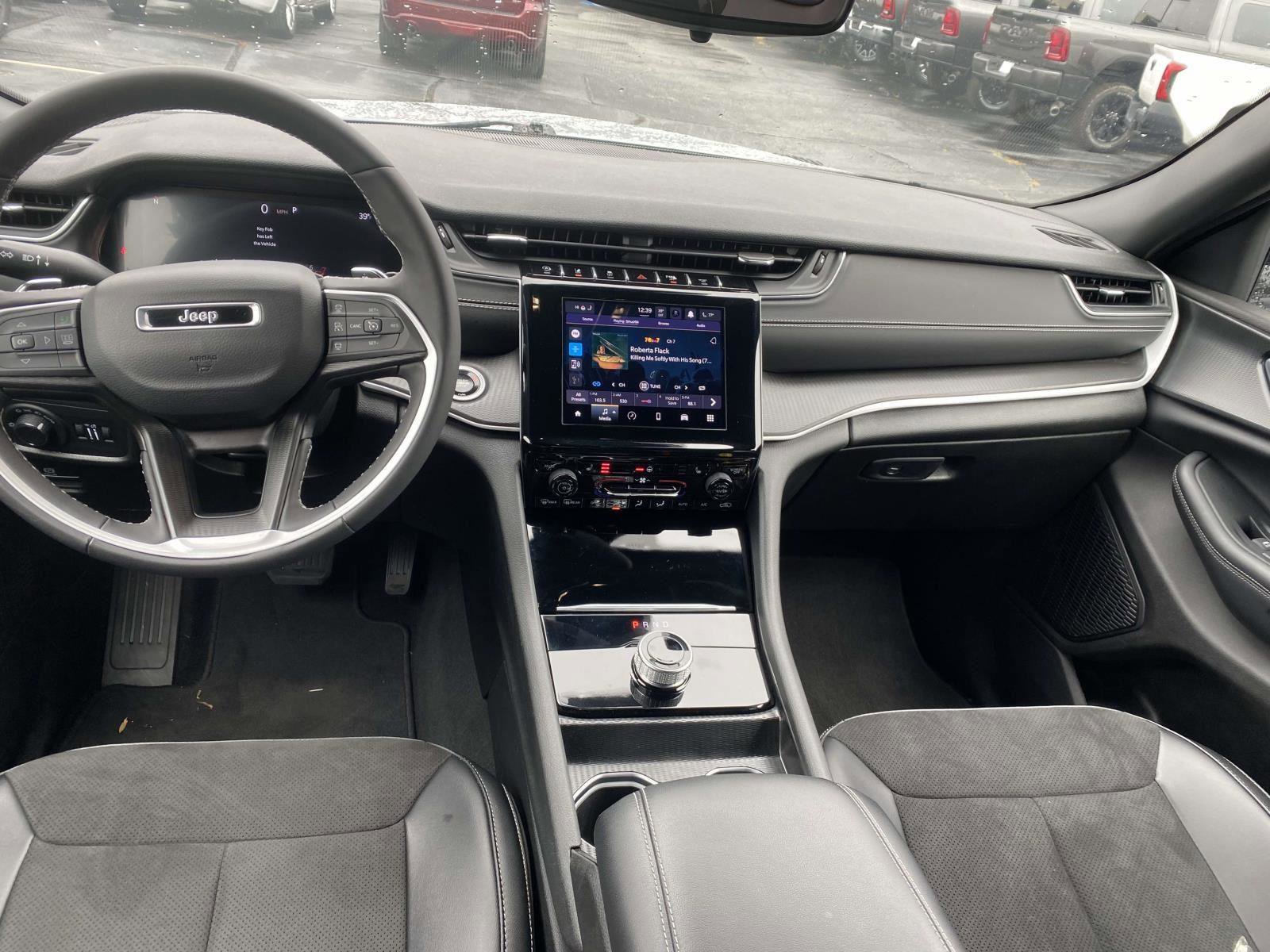 Certified 2024 Jeep Grand Cherokee Altitude image 18