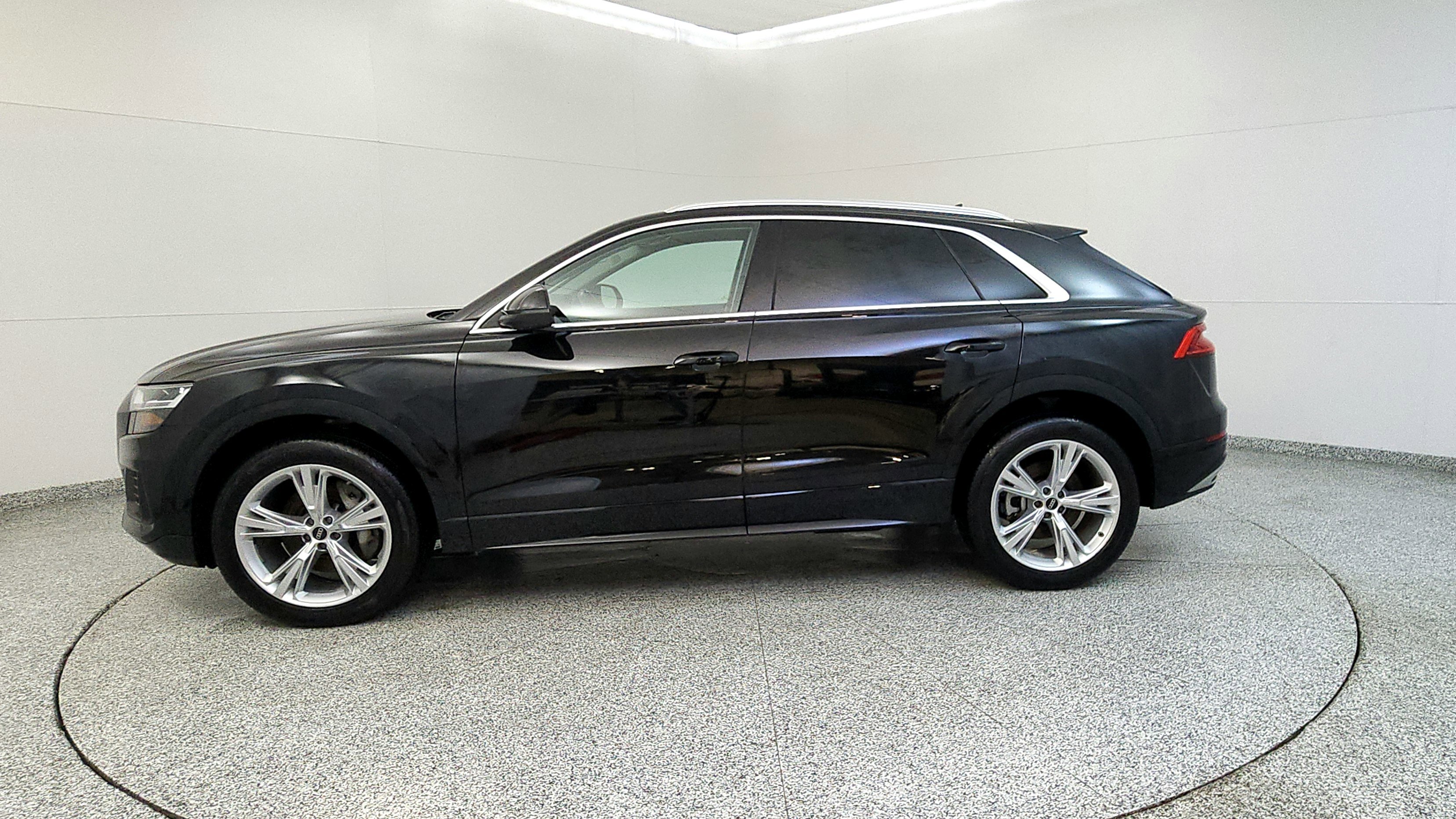 Used 2022 Audi Q8 Premium Plus AWD/4WD image 4