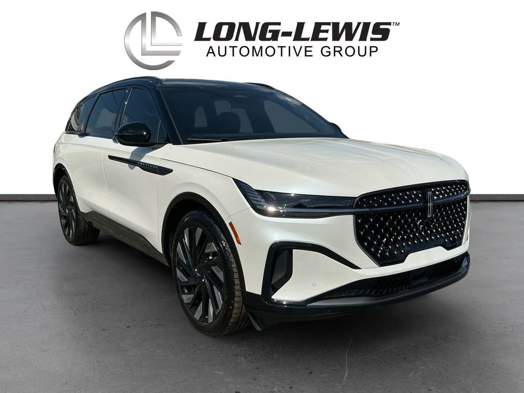 Certified 2025 Lincoln Nautilus Reserve AWD/4WD image 10
