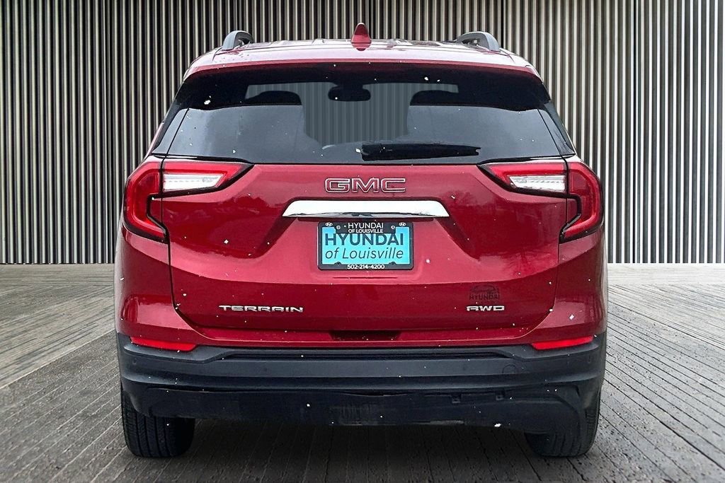 Used 2024 GMC Terrain SLE w/ Driver Convenience Package image 5