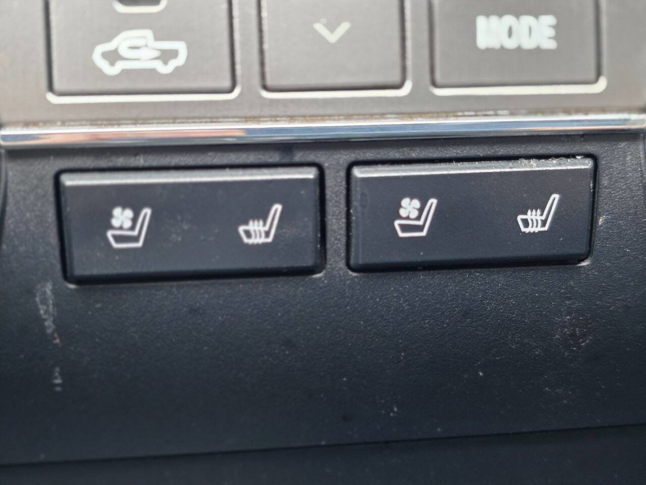 Used 2015 Toyota Tundra Platinum image 23