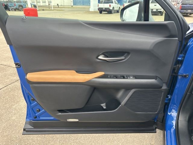 Used 2025 Lexus UX 300h AWD w/ Cold Area Package image 8