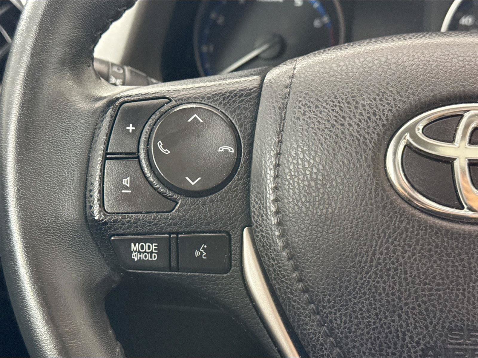 Used 2017 Toyota RAV4 XLE FWD image 16