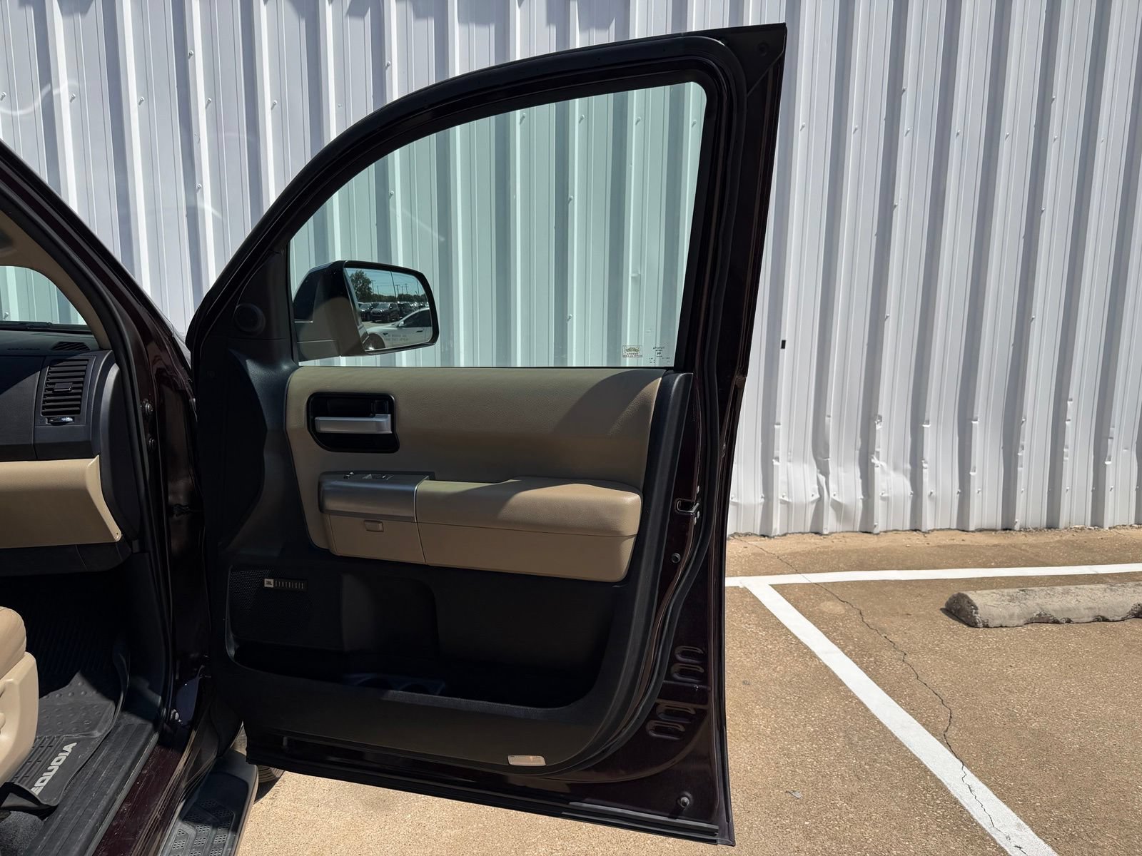 Used 2018 Toyota Sequoia Limited w/ Safety & Convenience Package RWD image 28