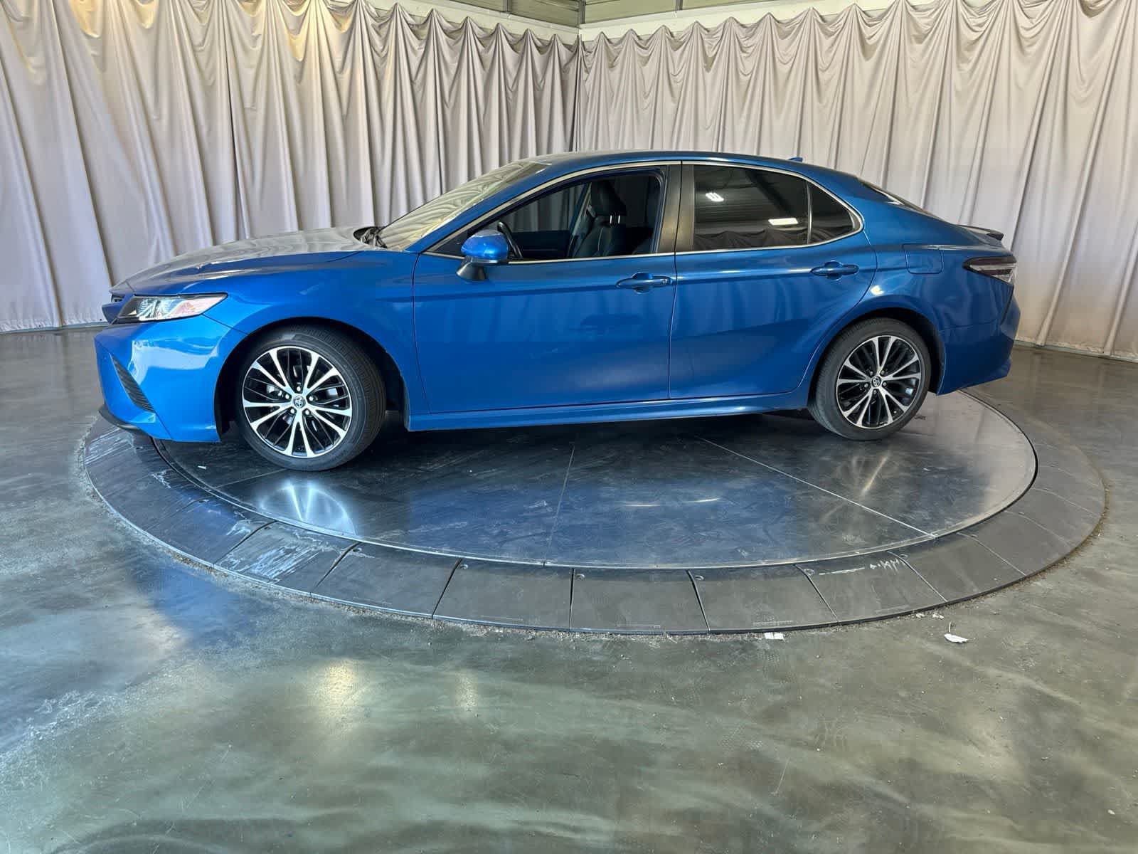 Used 2019 Toyota Camry SE w/ Carpet Mat Package FWD image 8